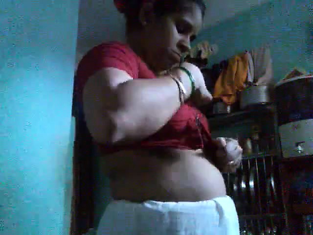 bathroom tamil wife saree porns